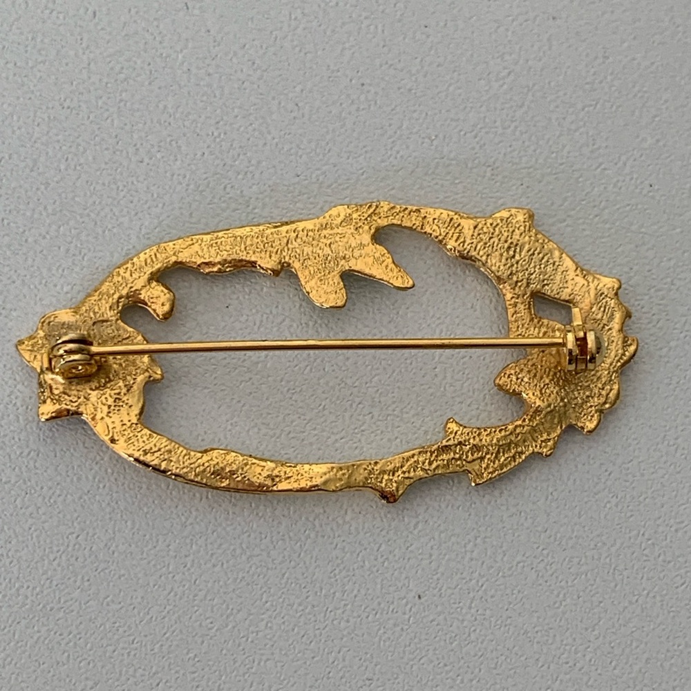 Art Nouveau Pearlized Enamel Brooch Featuring Daffodils - Picture 4 of 6